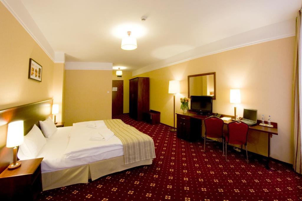 Hotel Stara Szmergielnia Бельско-Бяла Номер фото